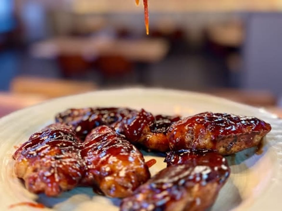 6 Peri BBQ Wings.